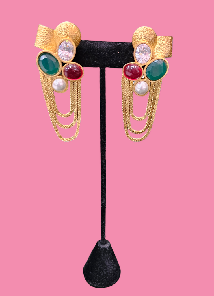 Gold finish Dangler Earrings with Kundan & Pearl